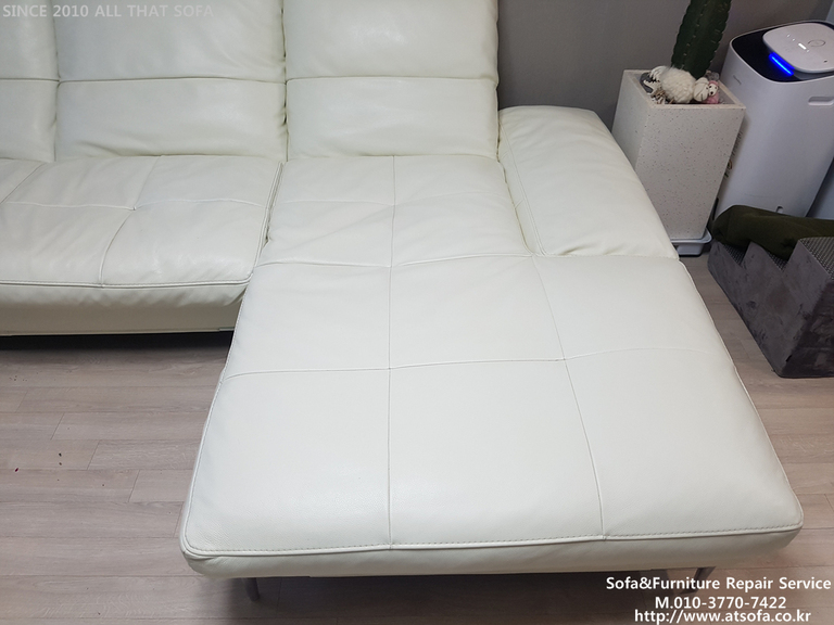 화이트톤 가죽소파 전체 크리닝 후
